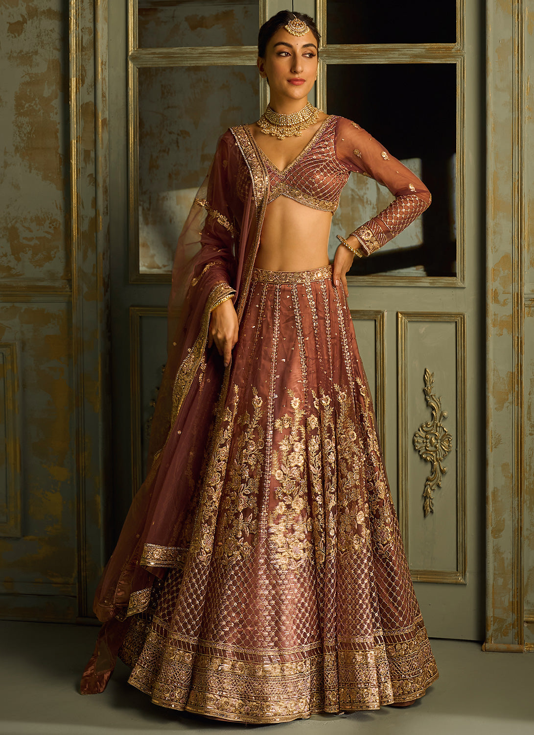 Dusty Pink and Gold Embroidered Leheng