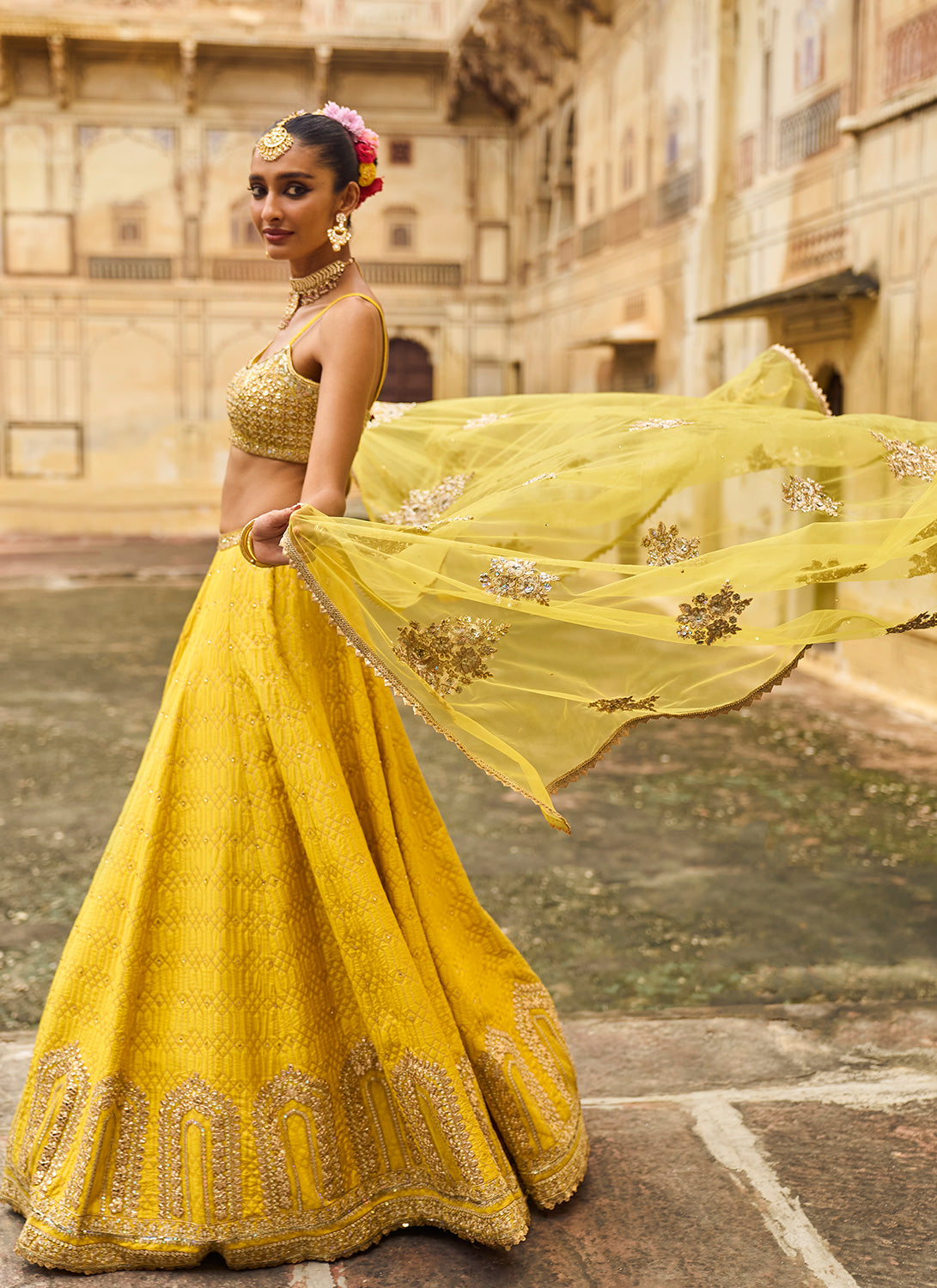 Laskara Lehengas – Lashkaraa India